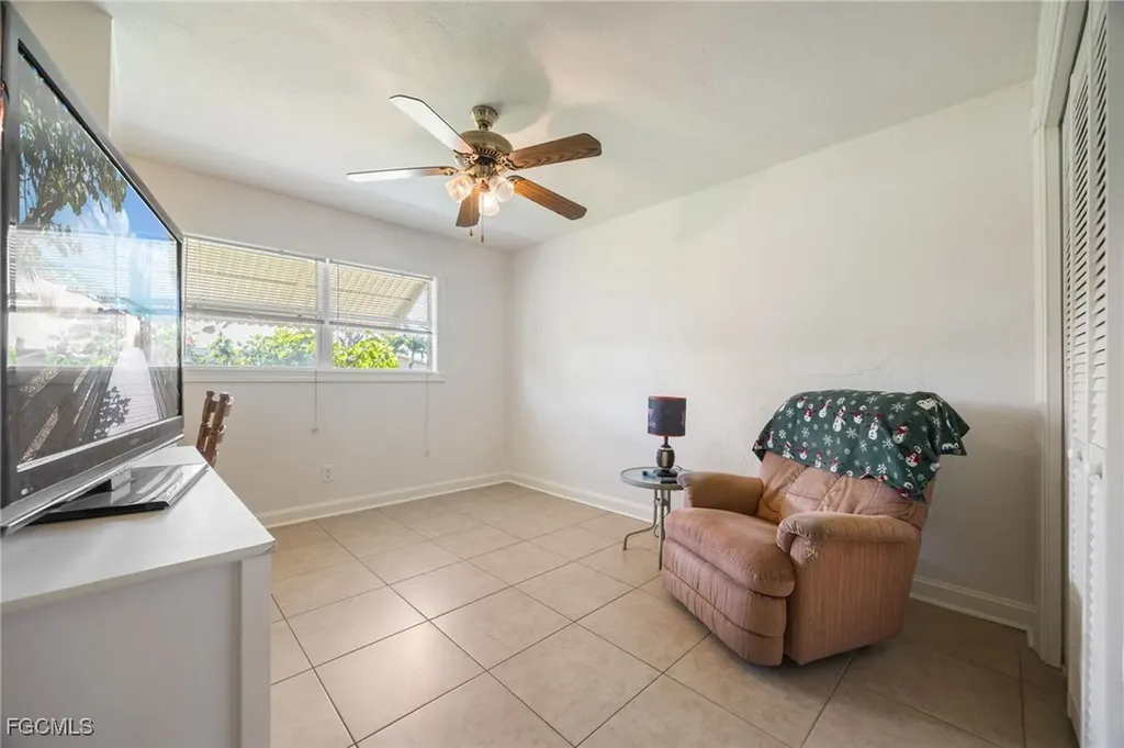 5128 York Court Cape Coral FL 33904