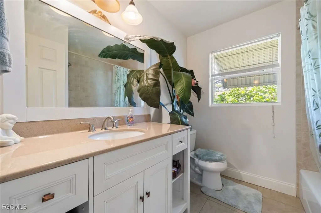 5128 York Court Cape Coral FL 33904