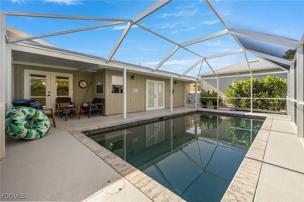 5128 York Court Cape Coral FL 33904