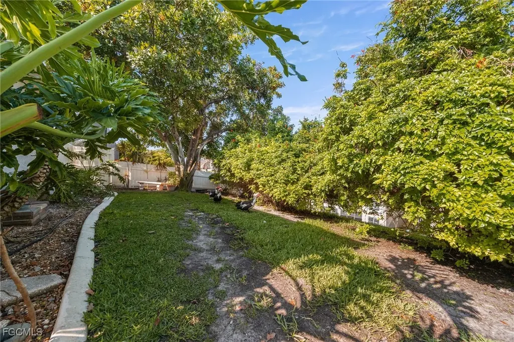 5128 York Court Cape Coral FL 33904