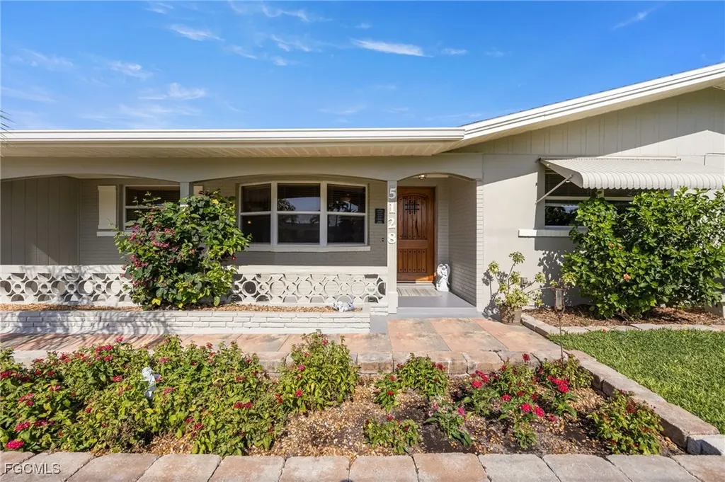 5128 York Court Cape Coral FL 33904