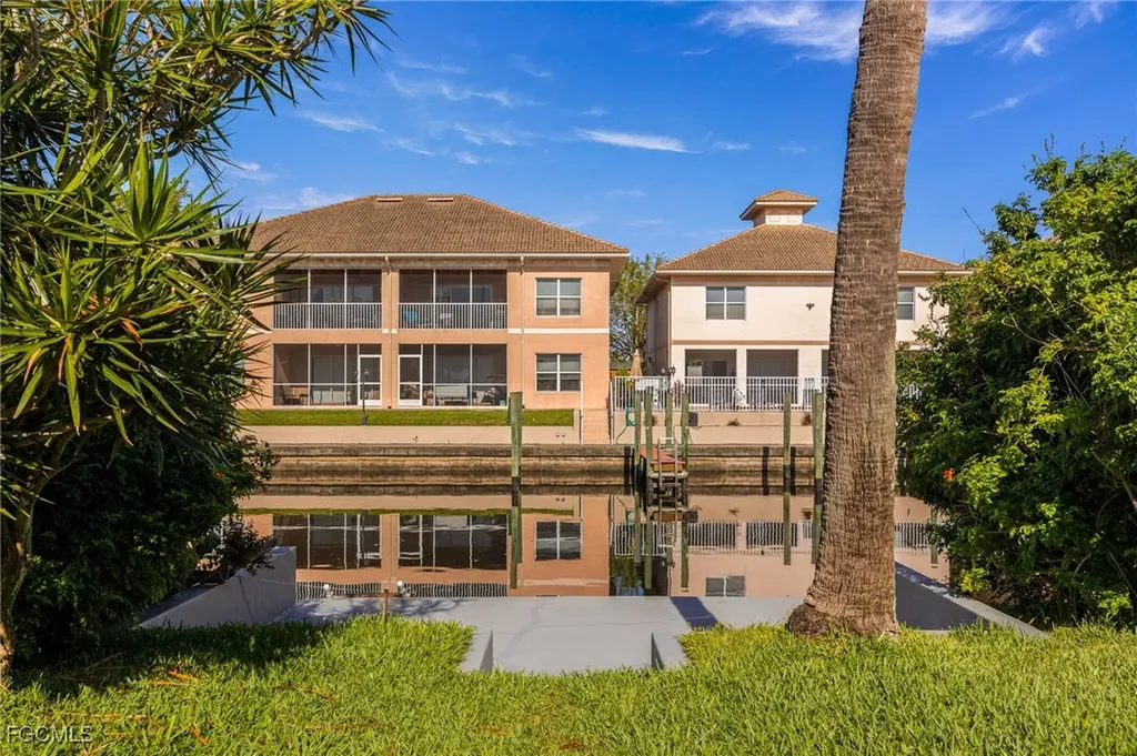 5128 York Court Cape Coral FL 33904