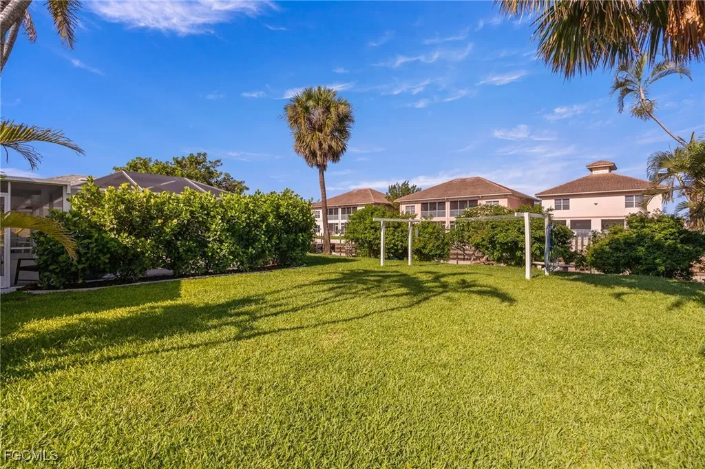 5128 York Court Cape Coral FL 33904