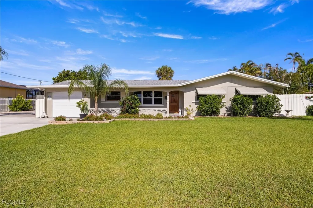 5128 York Court Cape Coral FL 33904