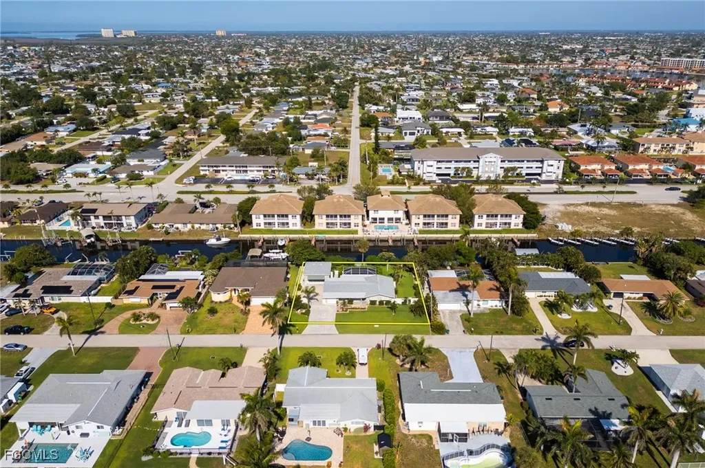 5128 York Court Cape Coral FL 33904