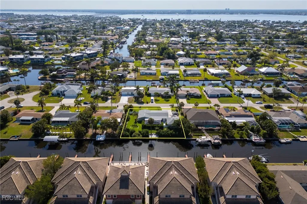 5128 York Court Cape Coral FL 33904