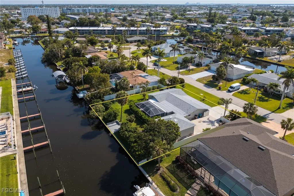 5128 York Court Cape Coral FL 33904