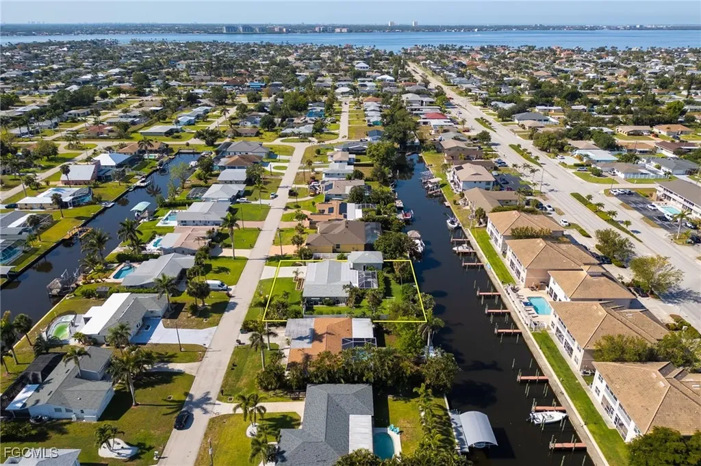 5128 York Court Cape Coral FL 33904