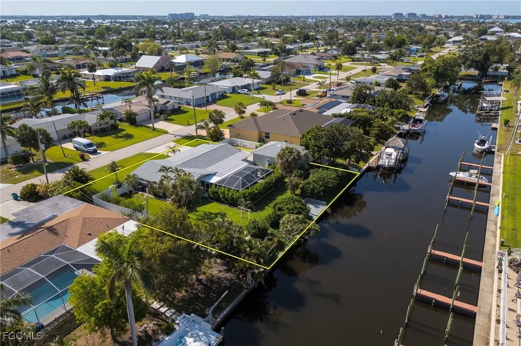 5128 York Court Cape Coral FL 33904