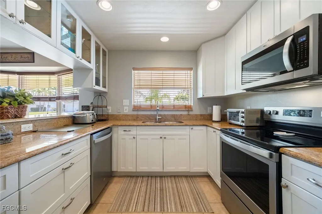 5128 York Court Cape Coral FL 33904