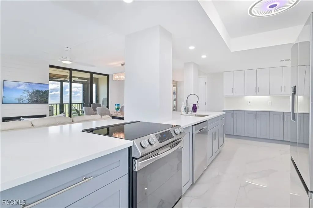 15 Bluebill Avenue Naples FL 34108