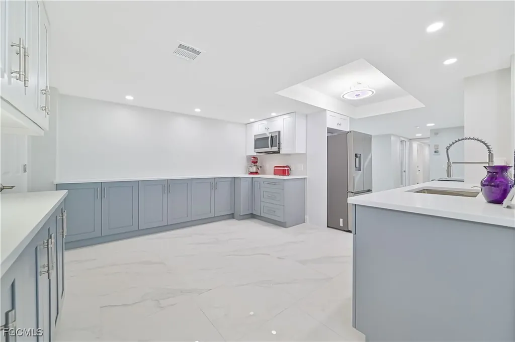 15 Bluebill Avenue Naples FL 34108