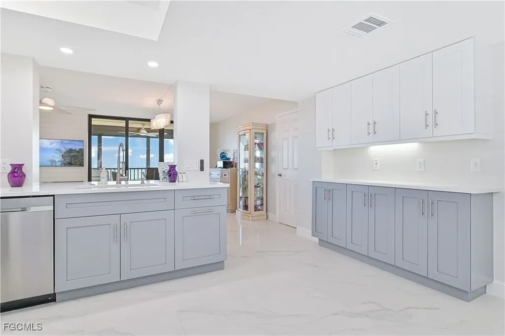 15 Bluebill Avenue Naples FL 34108