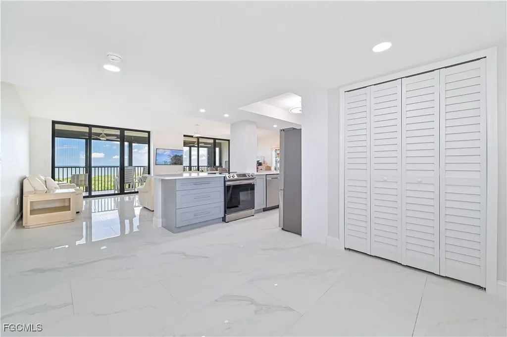 15 Bluebill Avenue Naples FL 34108