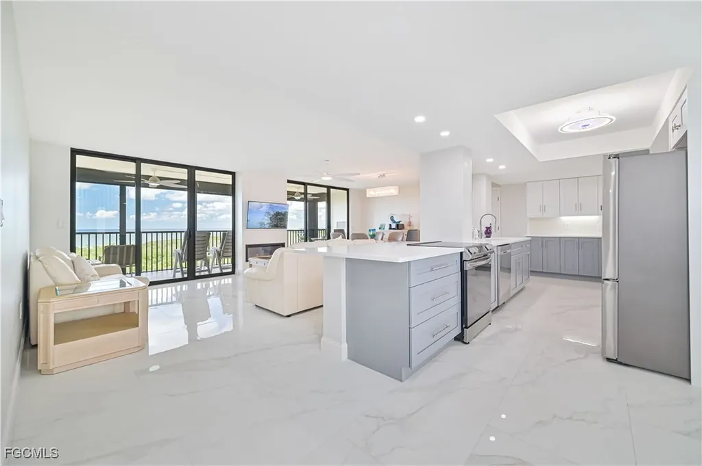 15 Bluebill Avenue Naples FL 34108