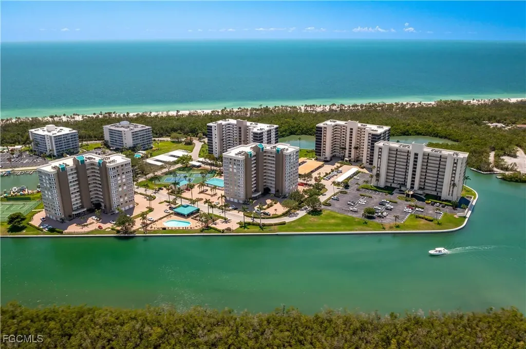 15 Bluebill Avenue Naples FL 34108