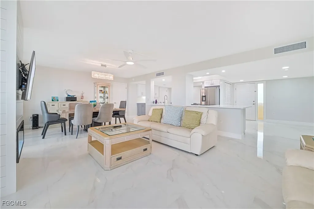 15 Bluebill Avenue Naples FL 34108