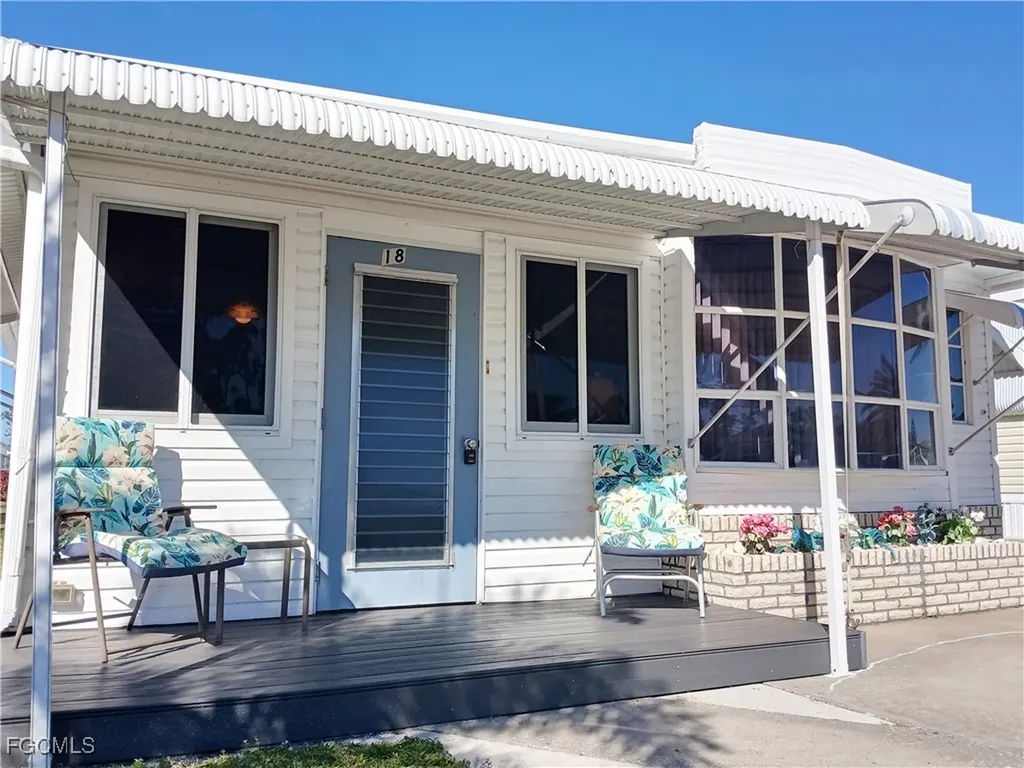 18 Fountain View Boulevard North Fort Myers FL 33903