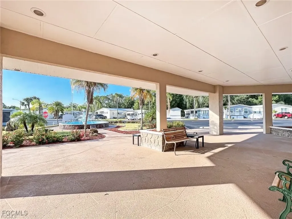 18 Fountain View Boulevard North Fort Myers FL 33903