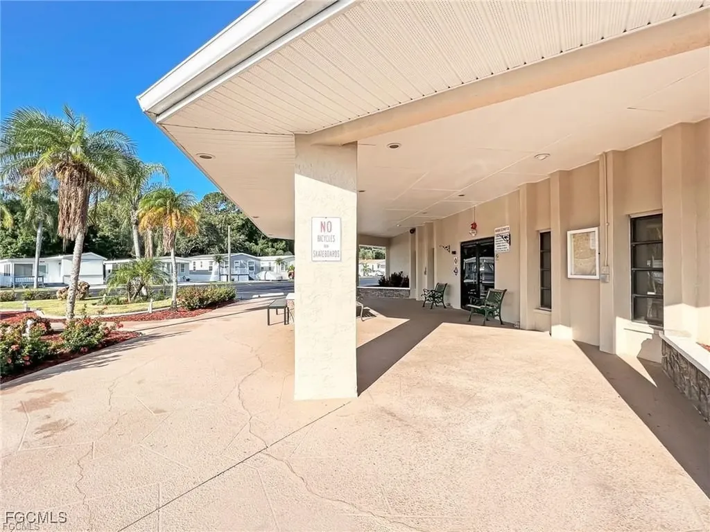 18 Fountain View Boulevard North Fort Myers FL 33903