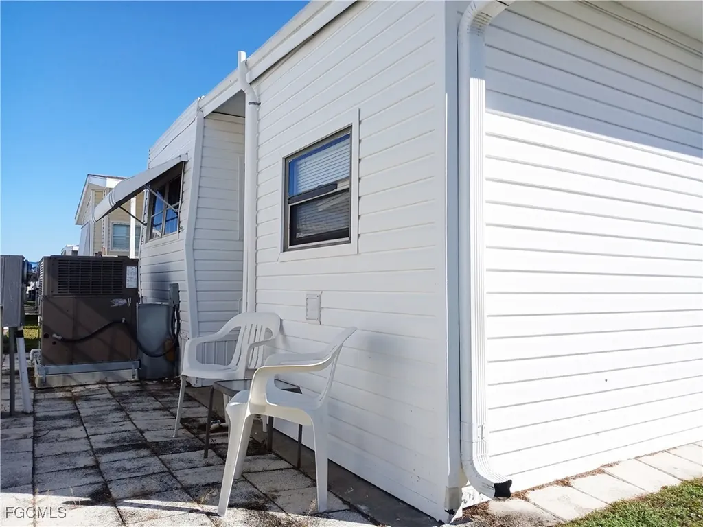 18 Fountain View Boulevard North Fort Myers FL 33903