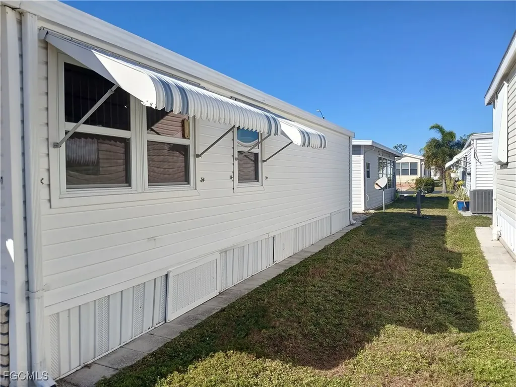 18 Fountain View Boulevard North Fort Myers FL 33903