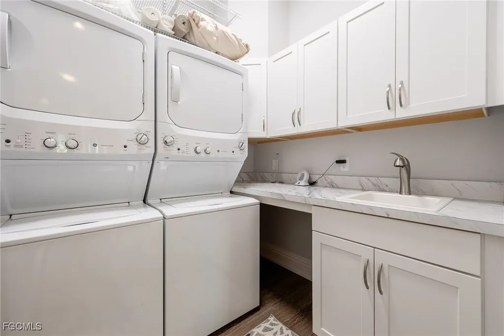 6521 Jacobs Drive Fort Myers FL 33908