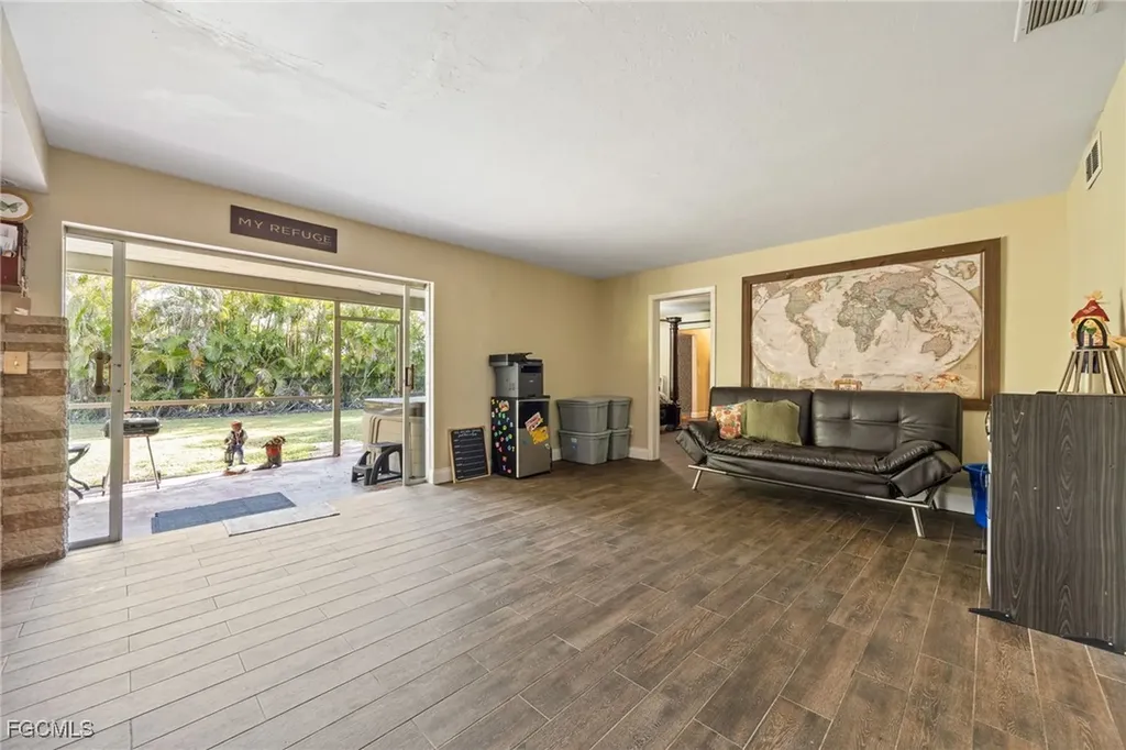 3001 SW 2nd Court Cape Coral FL 33914