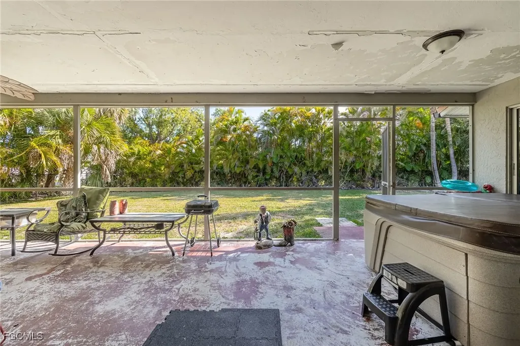 3001 SW 2nd Court Cape Coral FL 33914