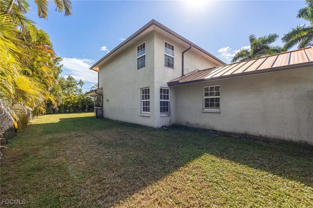 3001 SW 2nd Court Cape Coral FL 33914