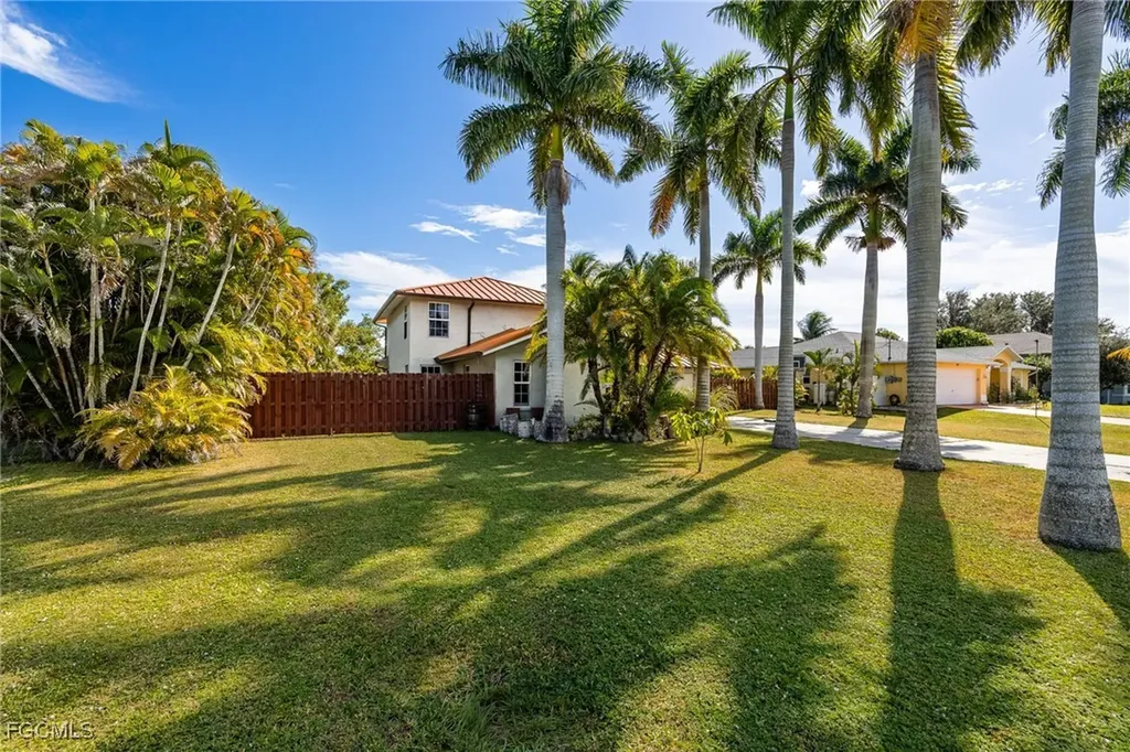 3001 SW 2nd Court Cape Coral FL 33914