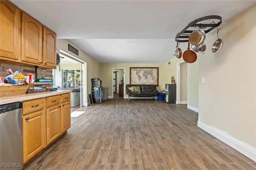 3001 SW 2nd Court Cape Coral FL 33914