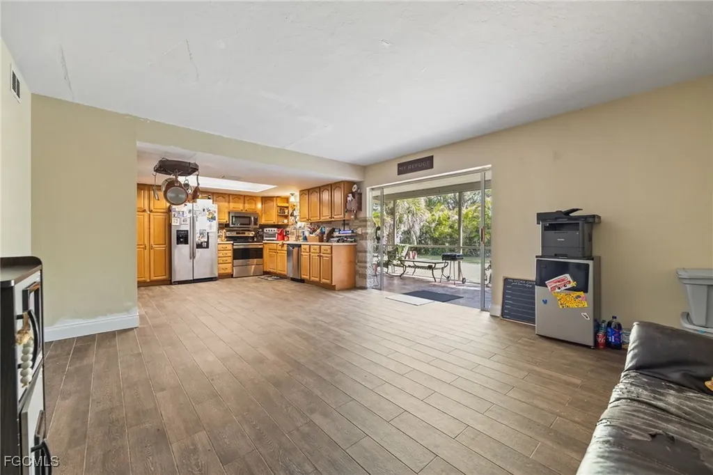 3001 SW 2nd Court Cape Coral FL 33914