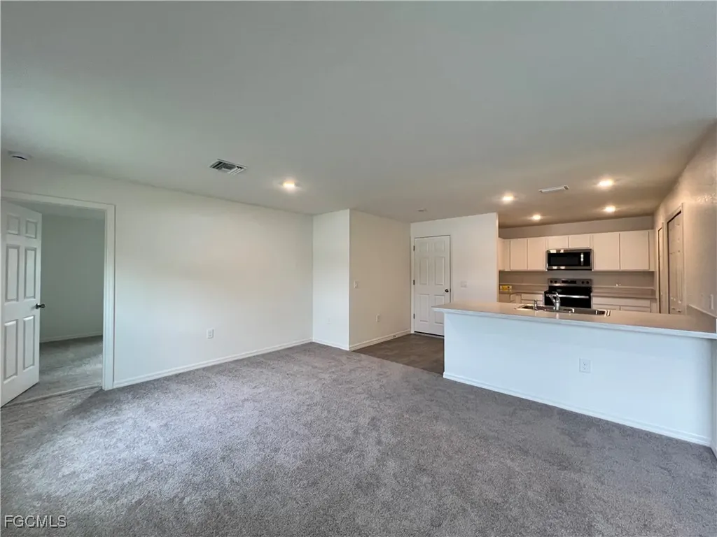 3401 NE 8th Place Cape Coral FL 33909