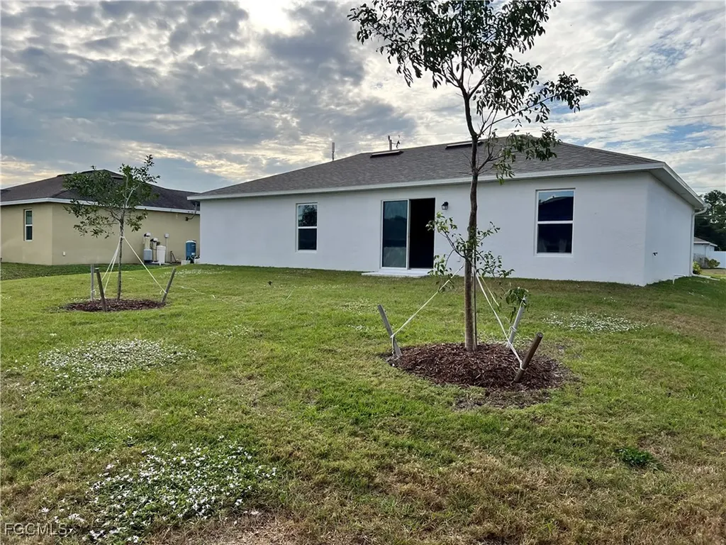 3401 NE 8th Place Cape Coral FL 33909