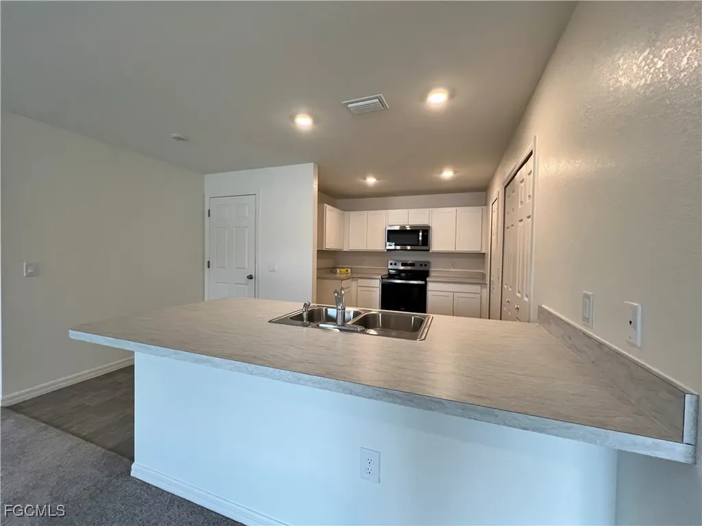 3401 NE 8th Place Cape Coral FL 33909
