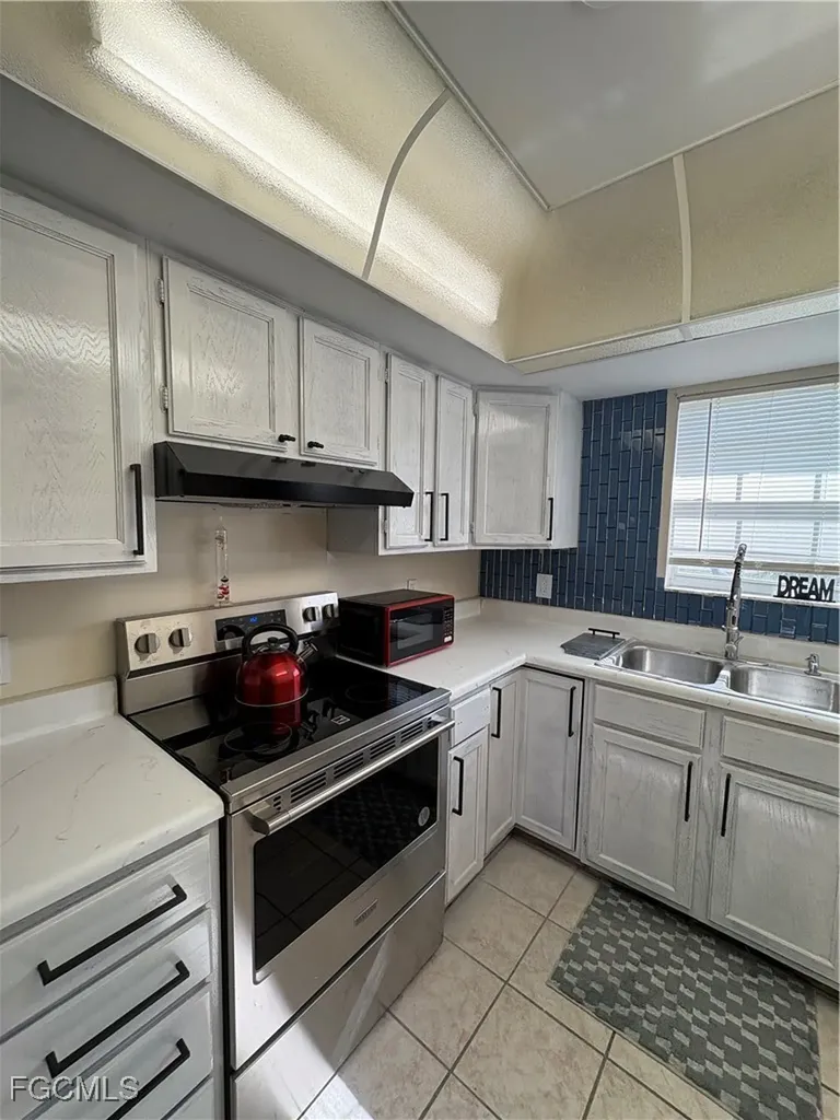 1005 SW 48th Terrace Cape Coral FL 33914