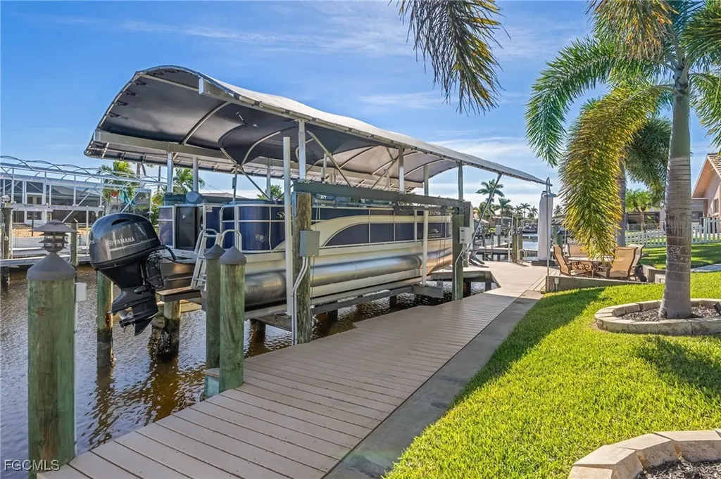 5313 SW 8th Court Cape Coral FL 33914