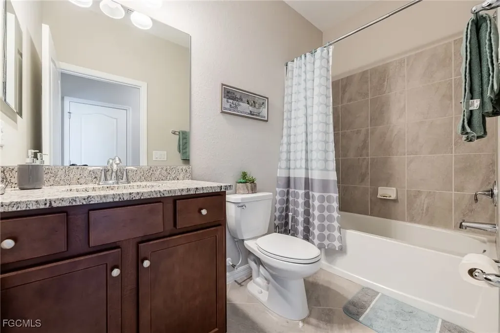 4040 E Hampton Circle Alva FL 33920