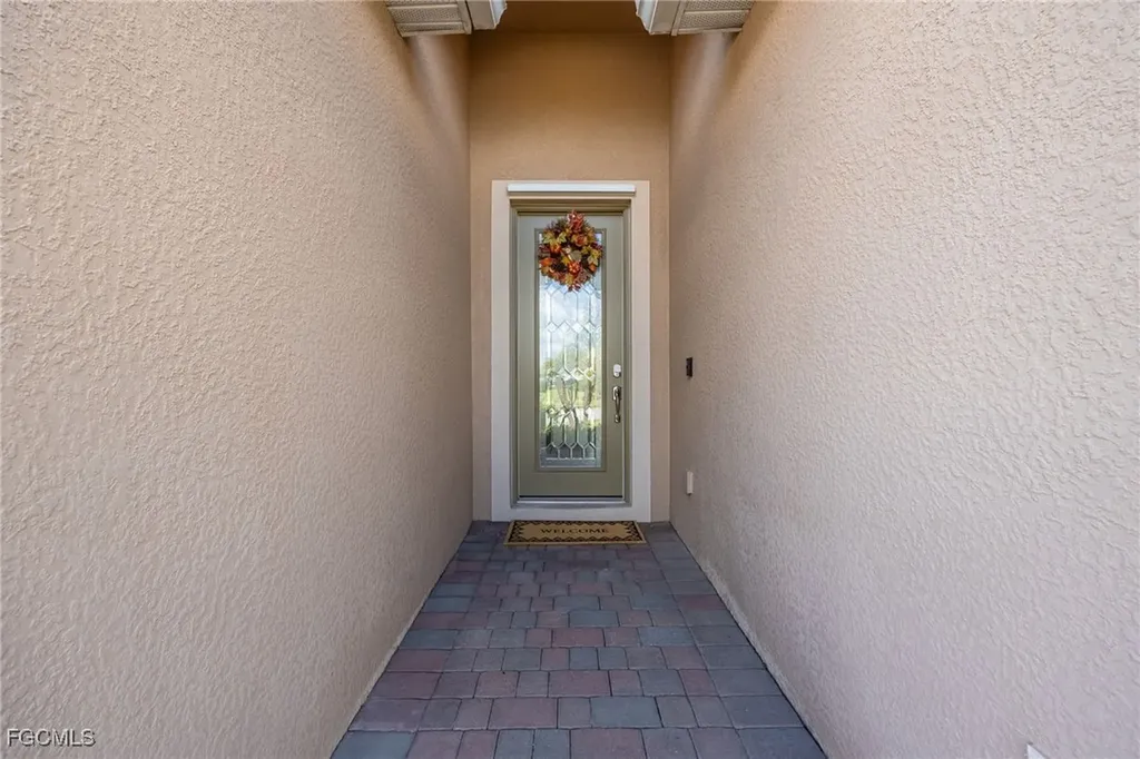 4040 E Hampton Circle Alva FL 33920