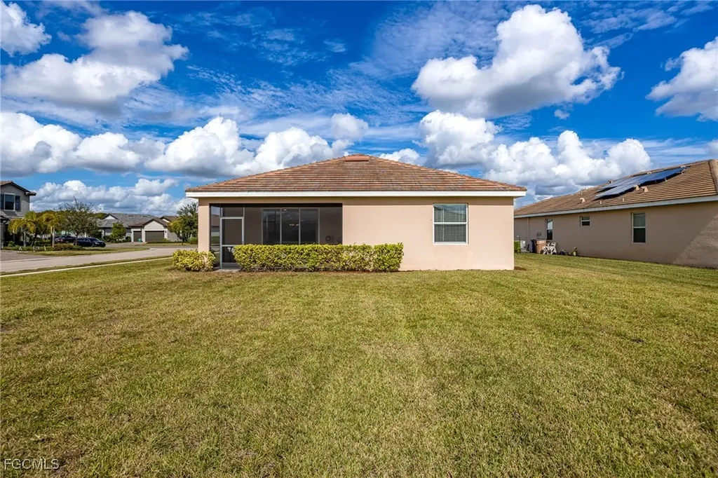 4040 E Hampton Circle Alva FL 33920