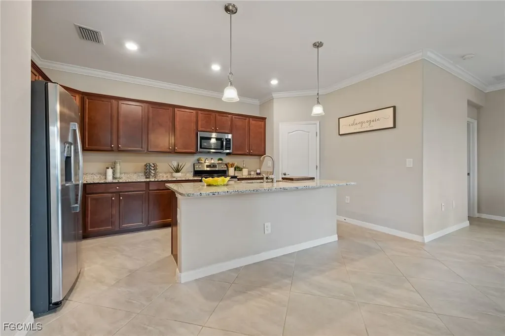 4040 E Hampton Circle Alva FL 33920