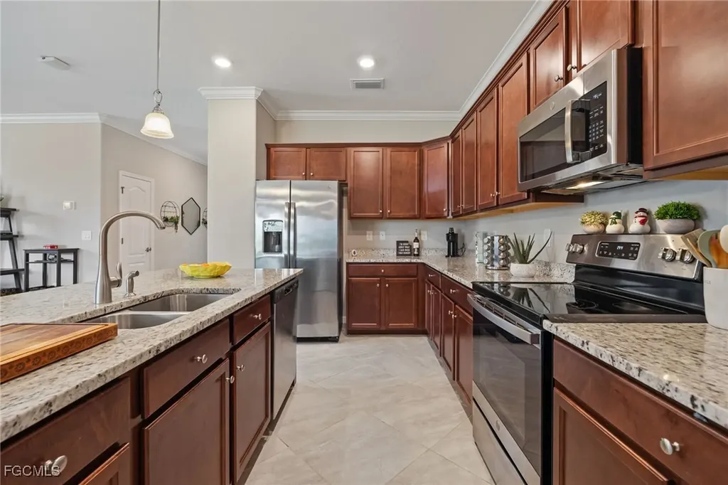 4040 E Hampton Circle Alva FL 33920