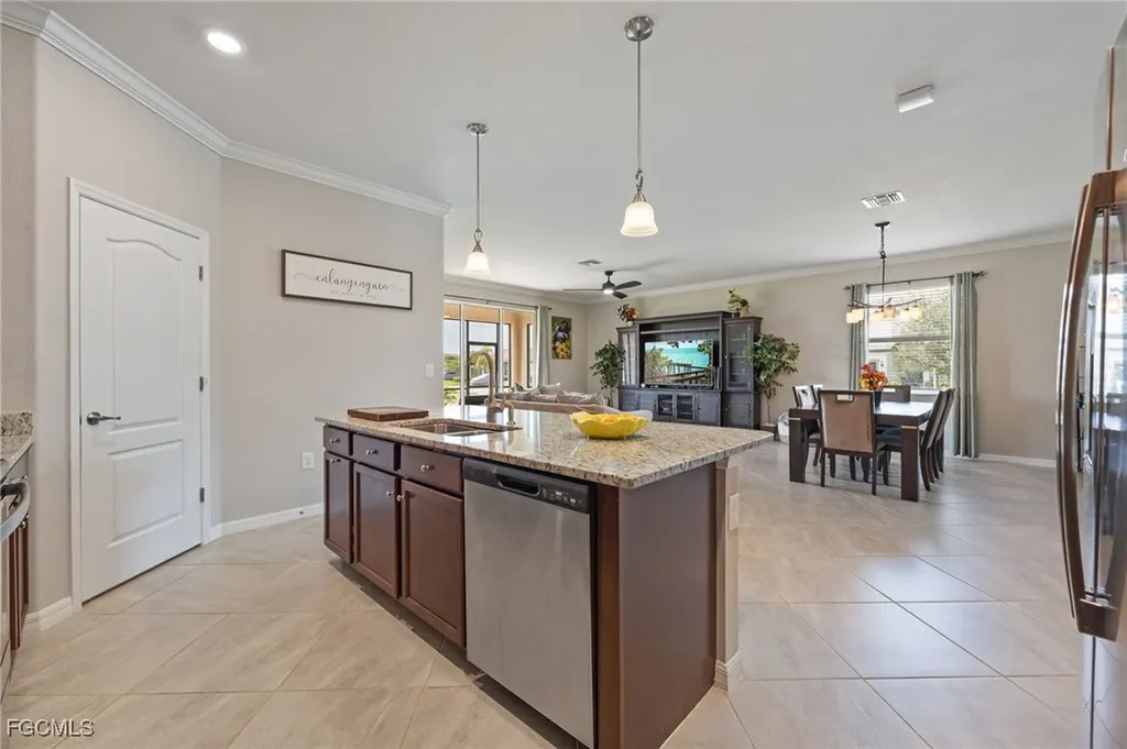 4040 E Hampton Circle Alva FL 33920