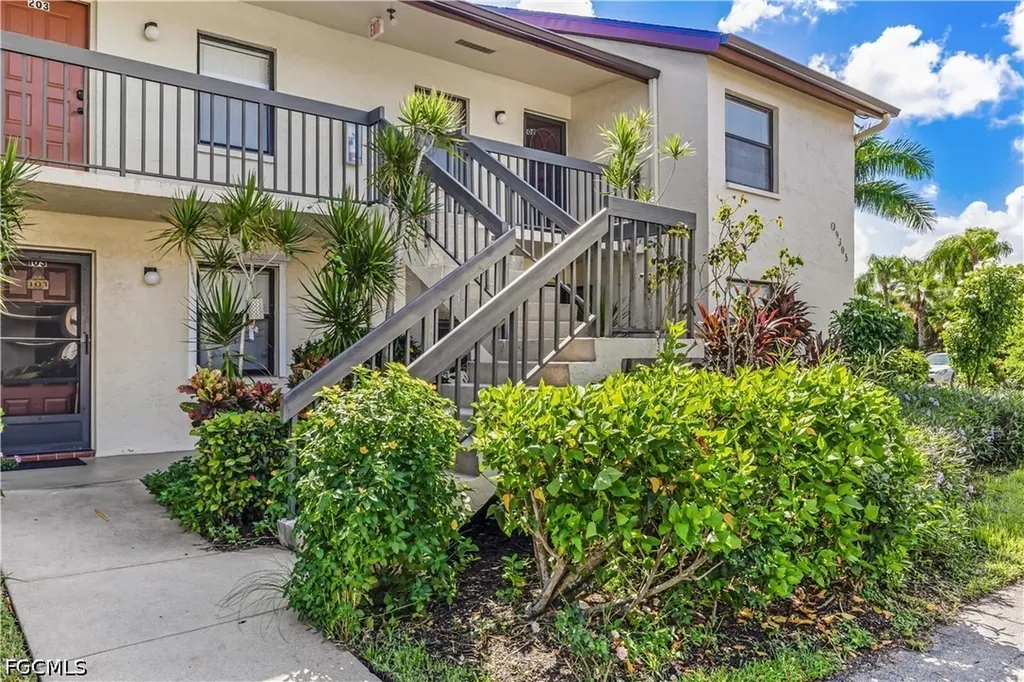 9305 Lake Park Drive Fort Myers FL 33919