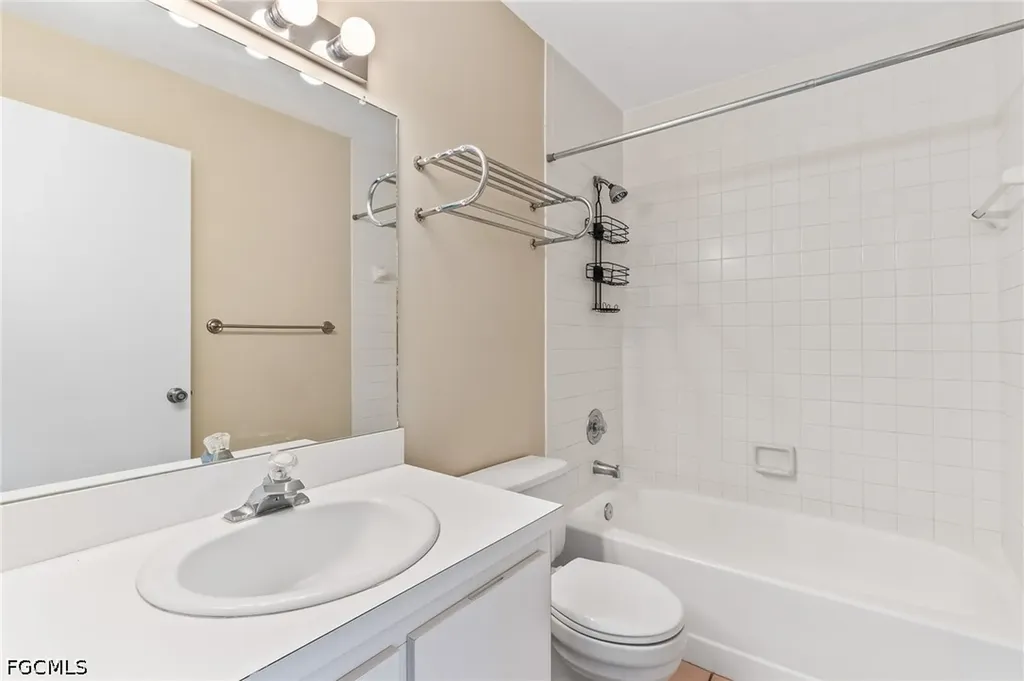 9305 Lake Park Drive Fort Myers FL 33919