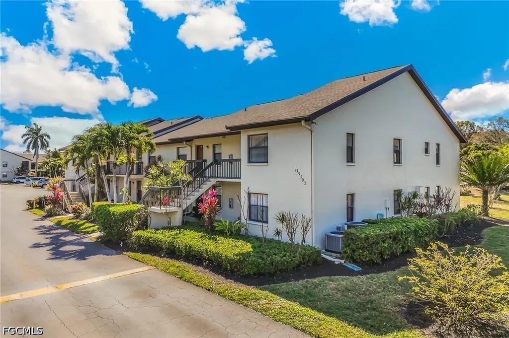 9305 Lake Park Drive Fort Myers FL 33919