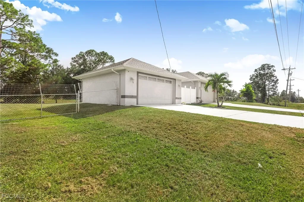 1069 Joponica Avenue S Lehigh Acres FL 33974