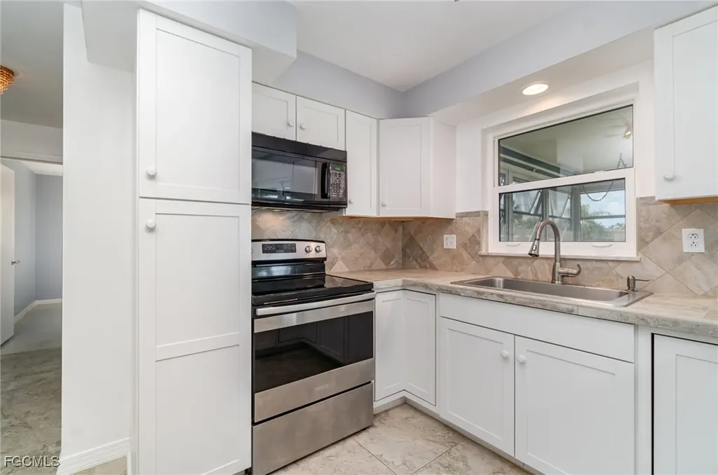 3106 SE 18th Place Cape Coral FL 33904