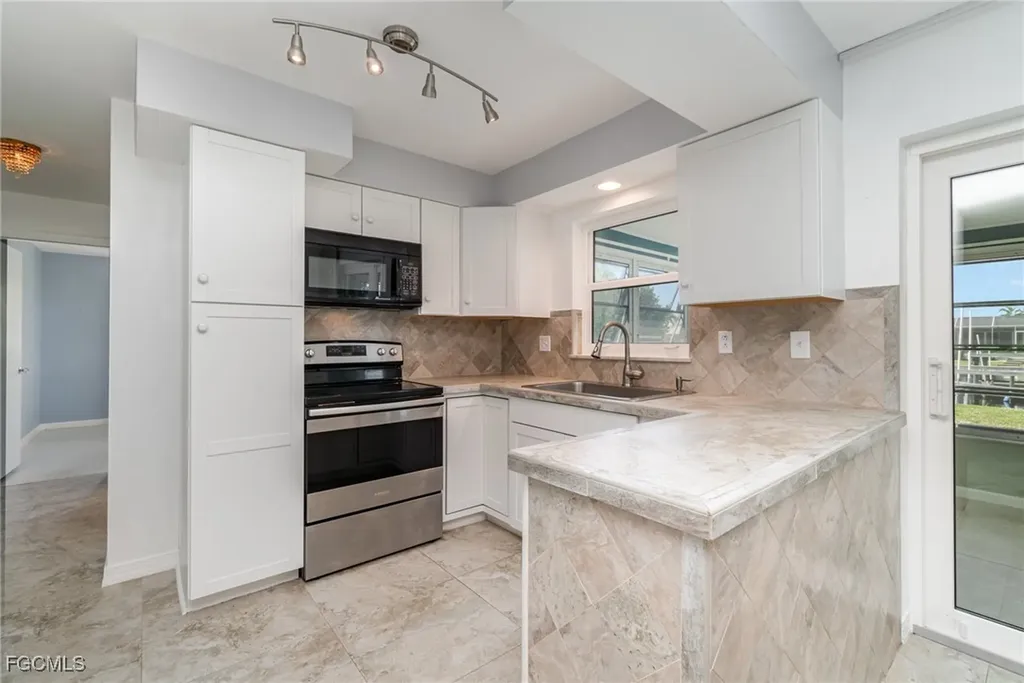 3106 SE 18th Place Cape Coral FL 33904